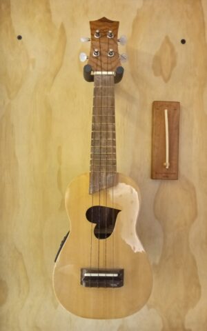 Ukelele Soprano Electroacustico Corazon